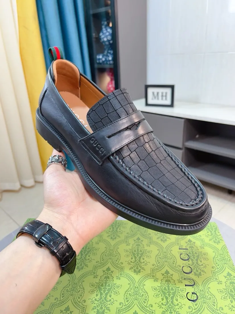 Men's shoes 💰500🌹🌹[GUCCI Gucci] A new style of formal men's leather shoes is coming ~ The original quality upper is made of Italian cowhide➕The leather is soft and delicate, comfortable and soft. The top layer of genuine leather, rubber wear-resistant outsole, the shoe shape is dignified and domineering, and the luxury charm is not concealed! The natural and free nouveau riche leads the trend. Code number: 38-44